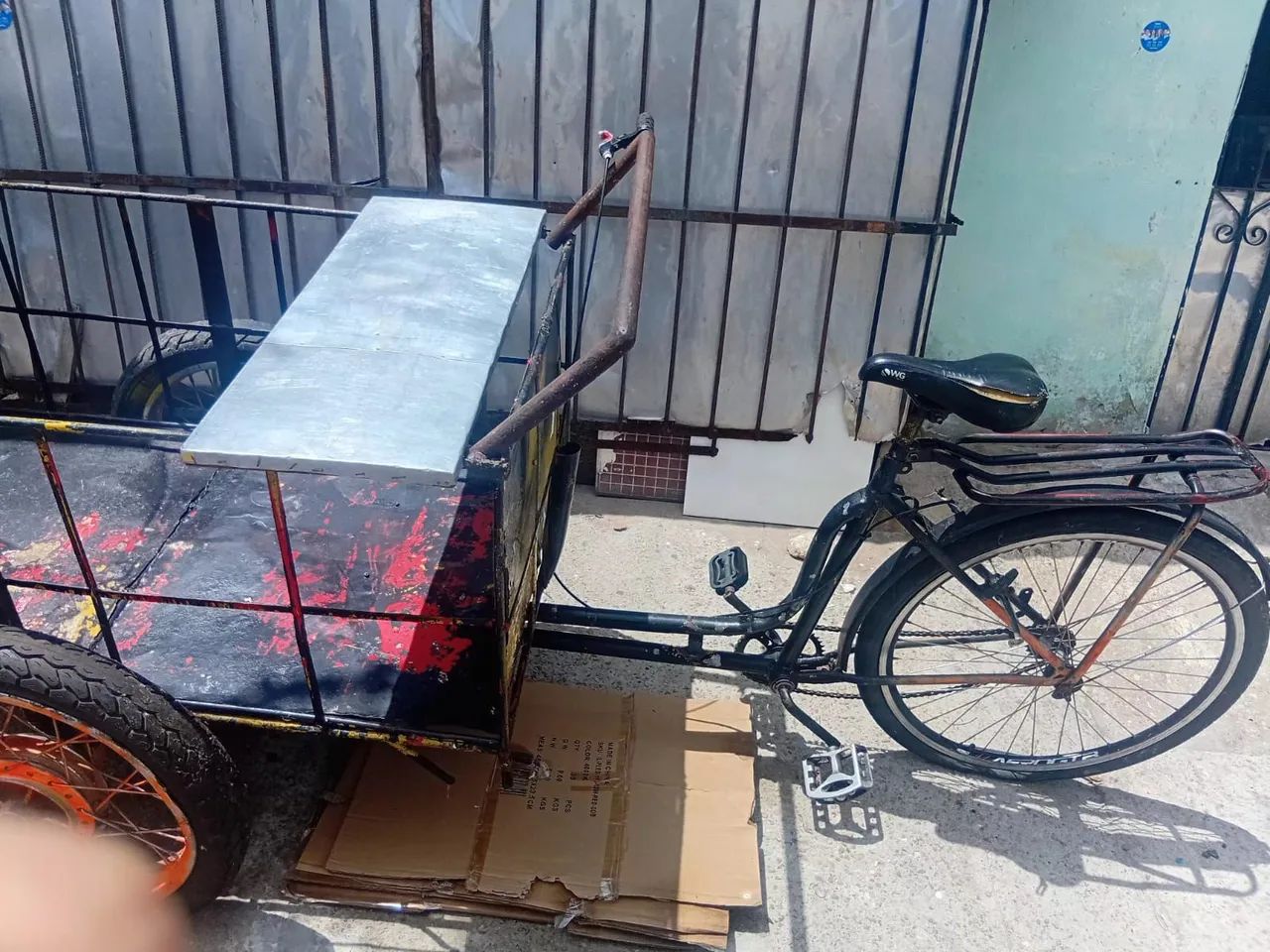 Vendo um um carrinho adaptado para vendas de produtos, lanches etc.. - Foto 3