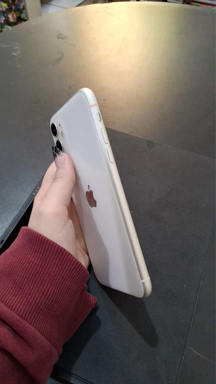 iPhone 11 - 128GB Branco, Face ID ok, tudo funcionando - Foto 2