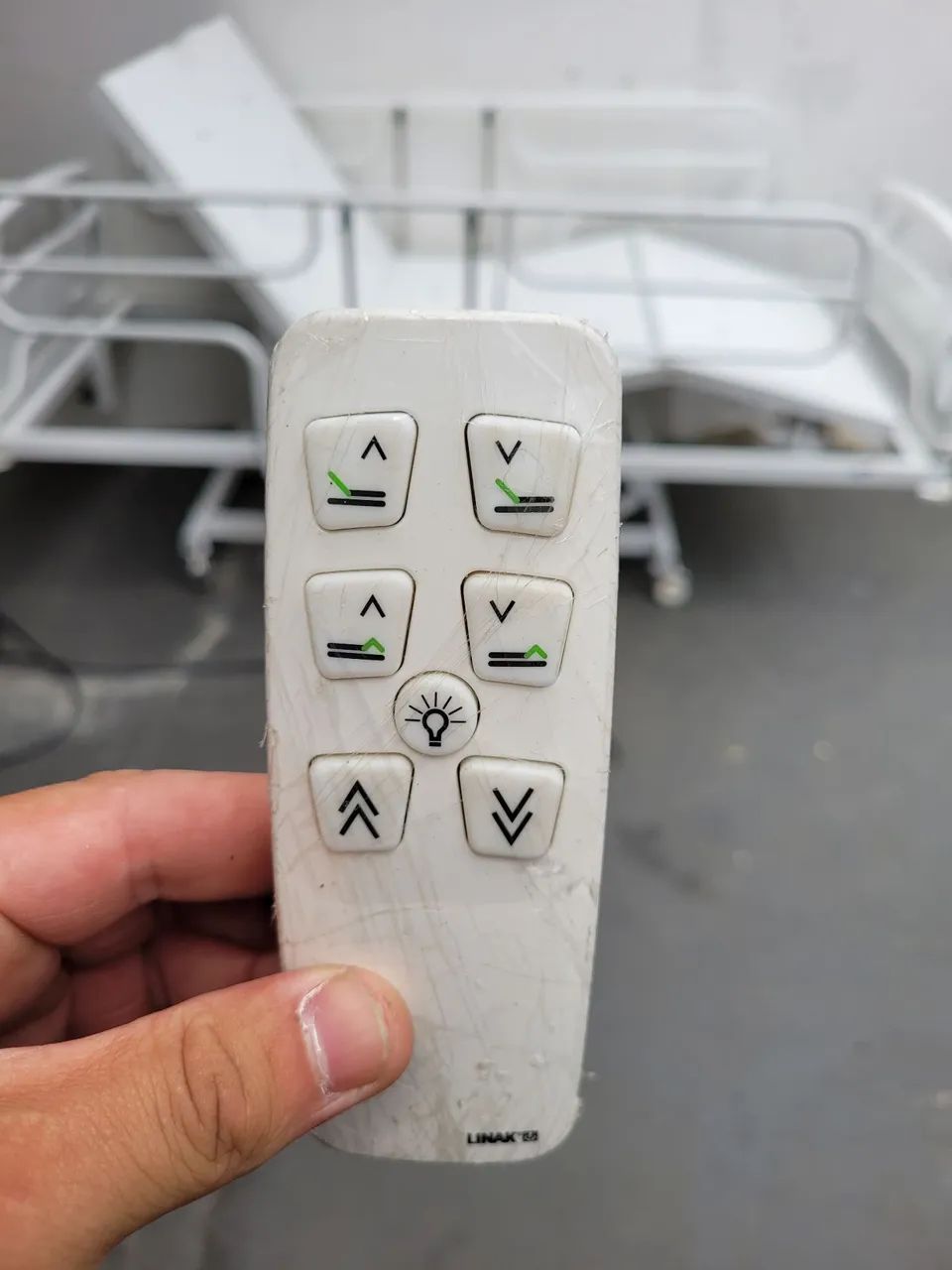 Cama hospitalar elétrica sem elevação  - Foto 4
