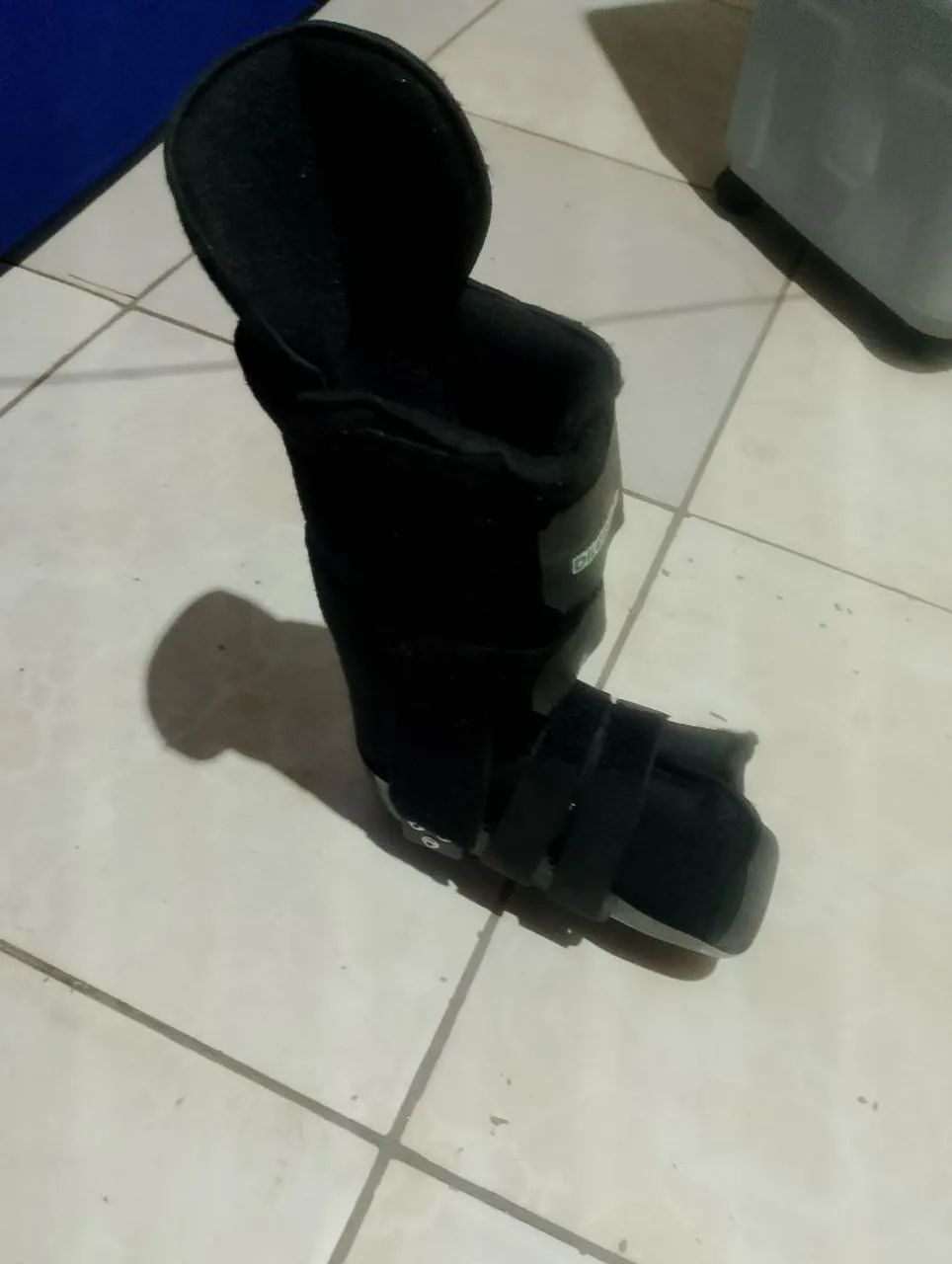 Botas ortopédica e mobilizador de ombro - Foto 4