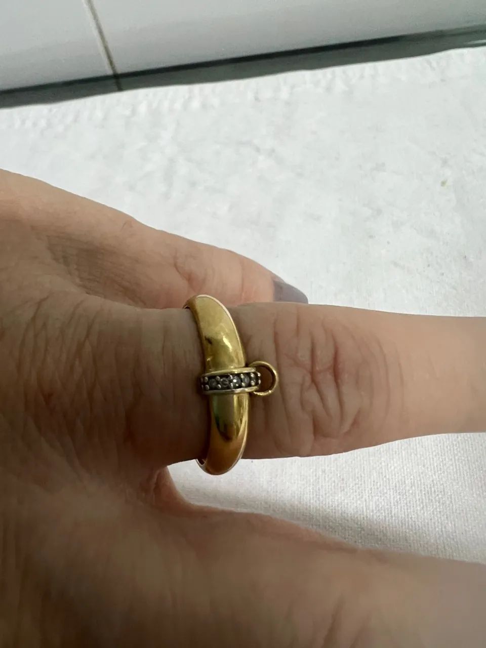 Anel ouro 18 com 6 brilhantes e argolinha para pingente  - Foto 3