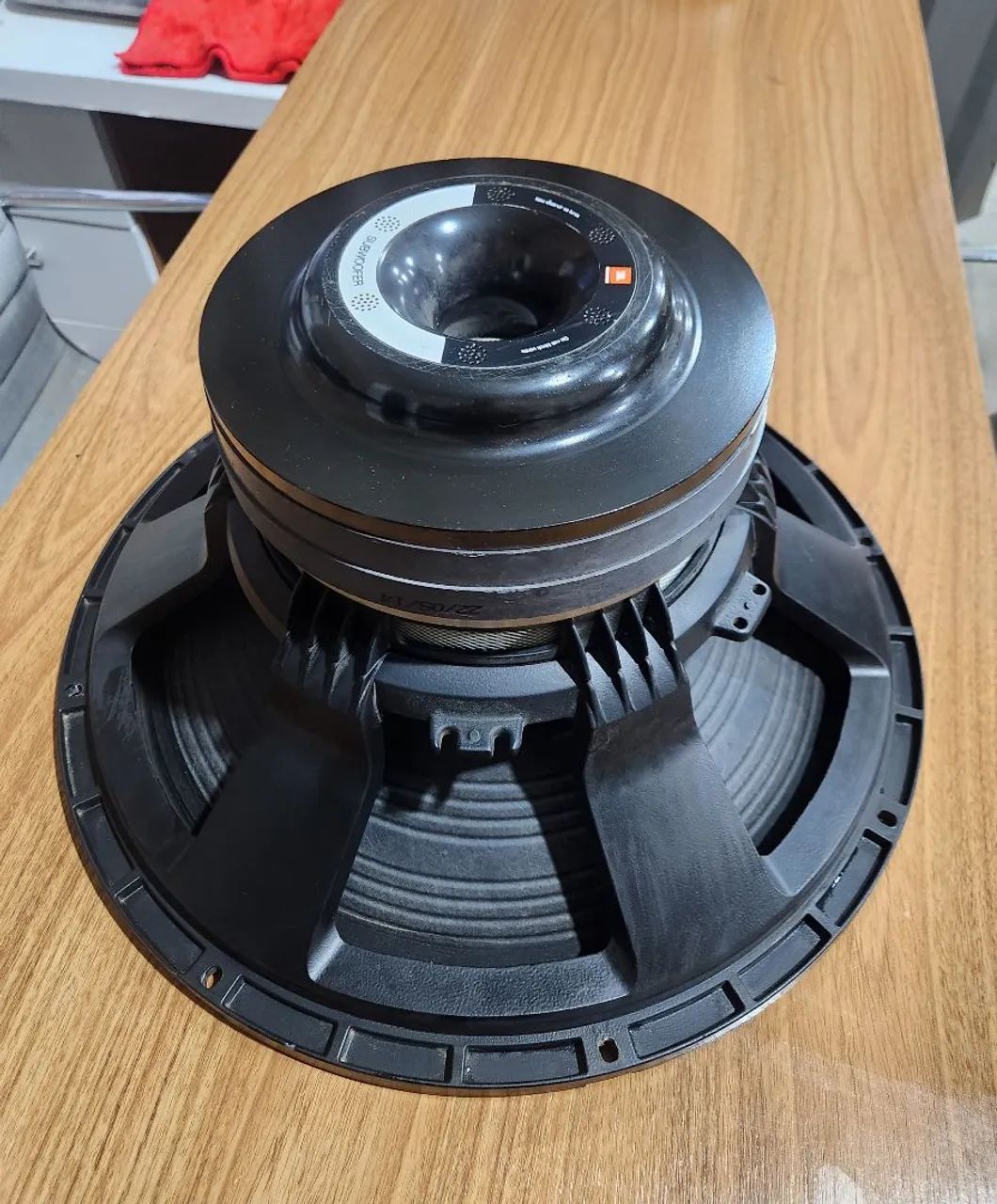 三十三所　ユーキャン SUBWOOFER VULCANO 3.8 15
