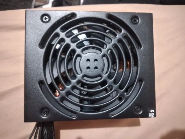 Fonte Corsair CV550 80 PLUS