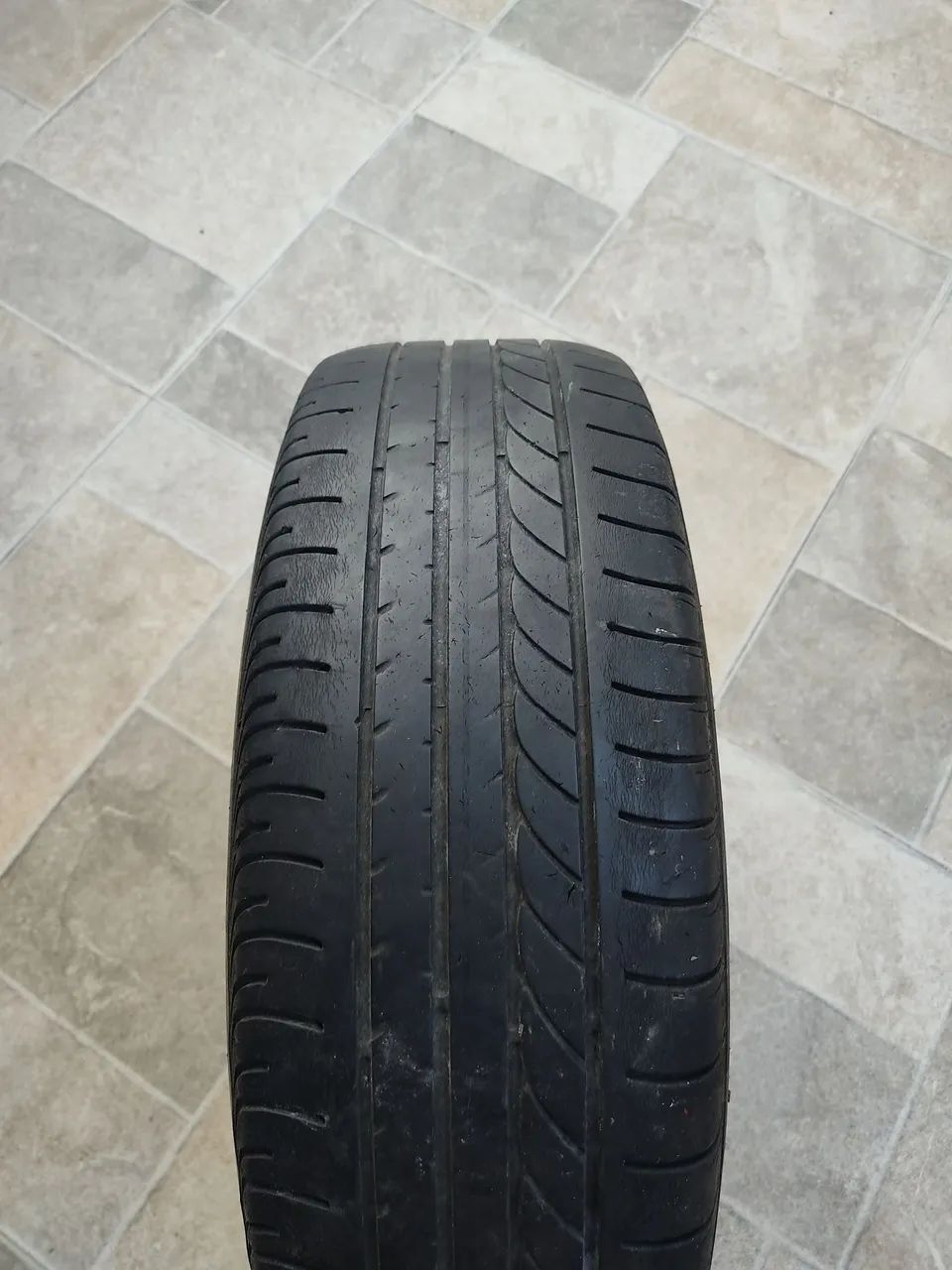 Pneu com aro 14/185/70 da Goodyear  - Foto 2