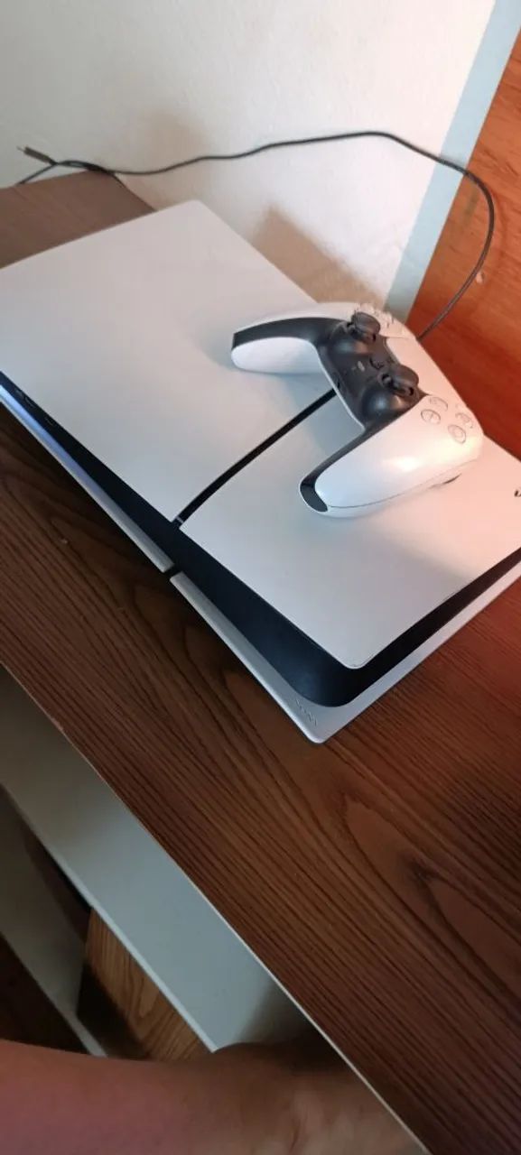 PS5 com pouquíssimo tempo de uso - Foto 5