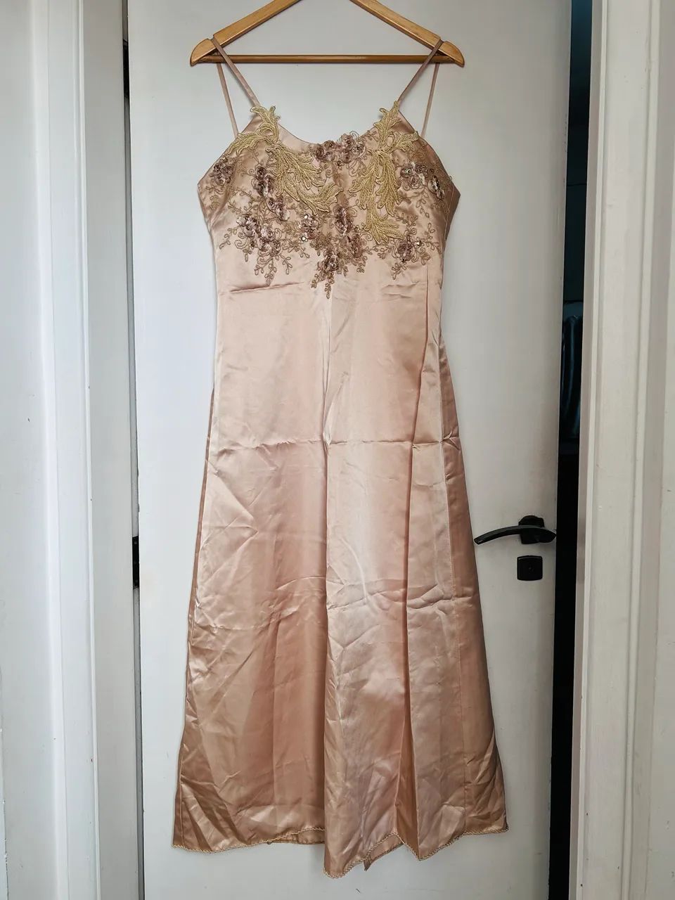 Vestido bege delicado - Foto 2