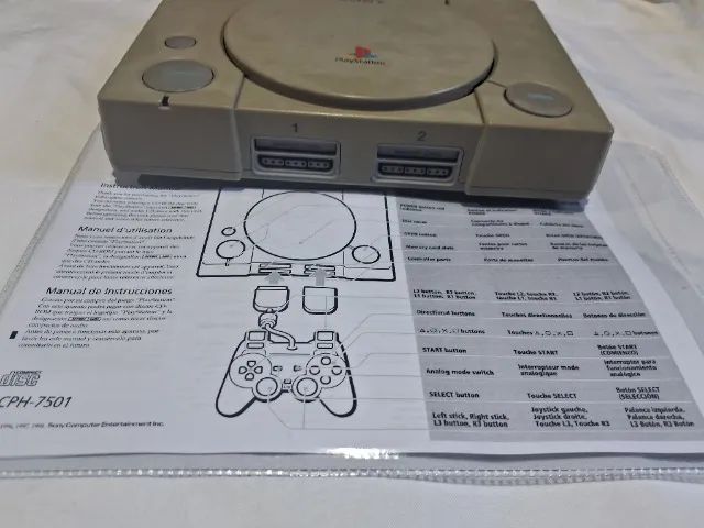 Playstation SCPH-7501 com defeito
