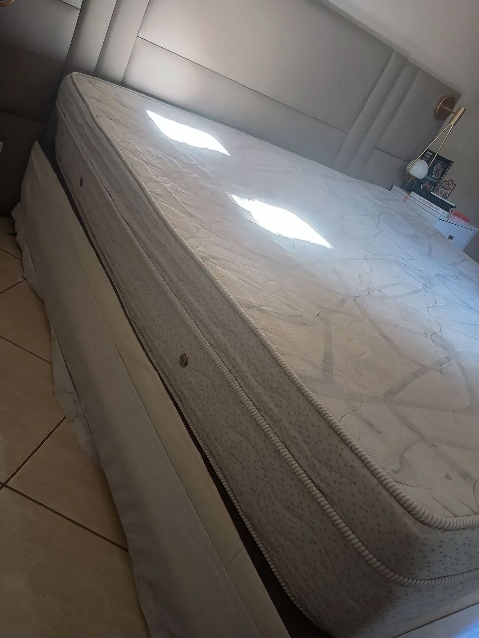 COLCHAO E CAMA KING CONSERVADO - Foto 3