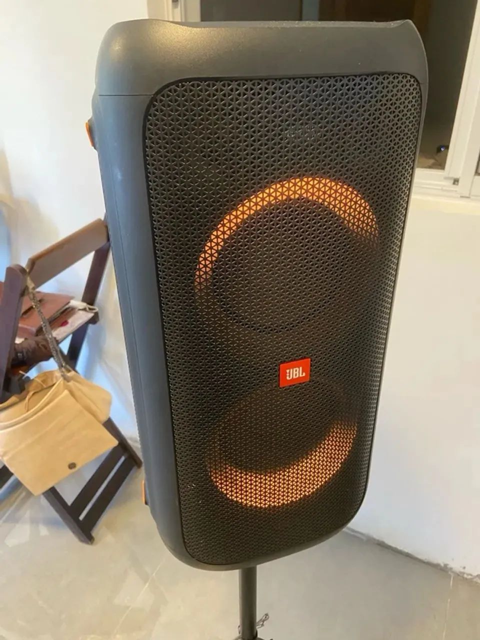 ? JBL PARTYBOX 100 + TRIPÉ 