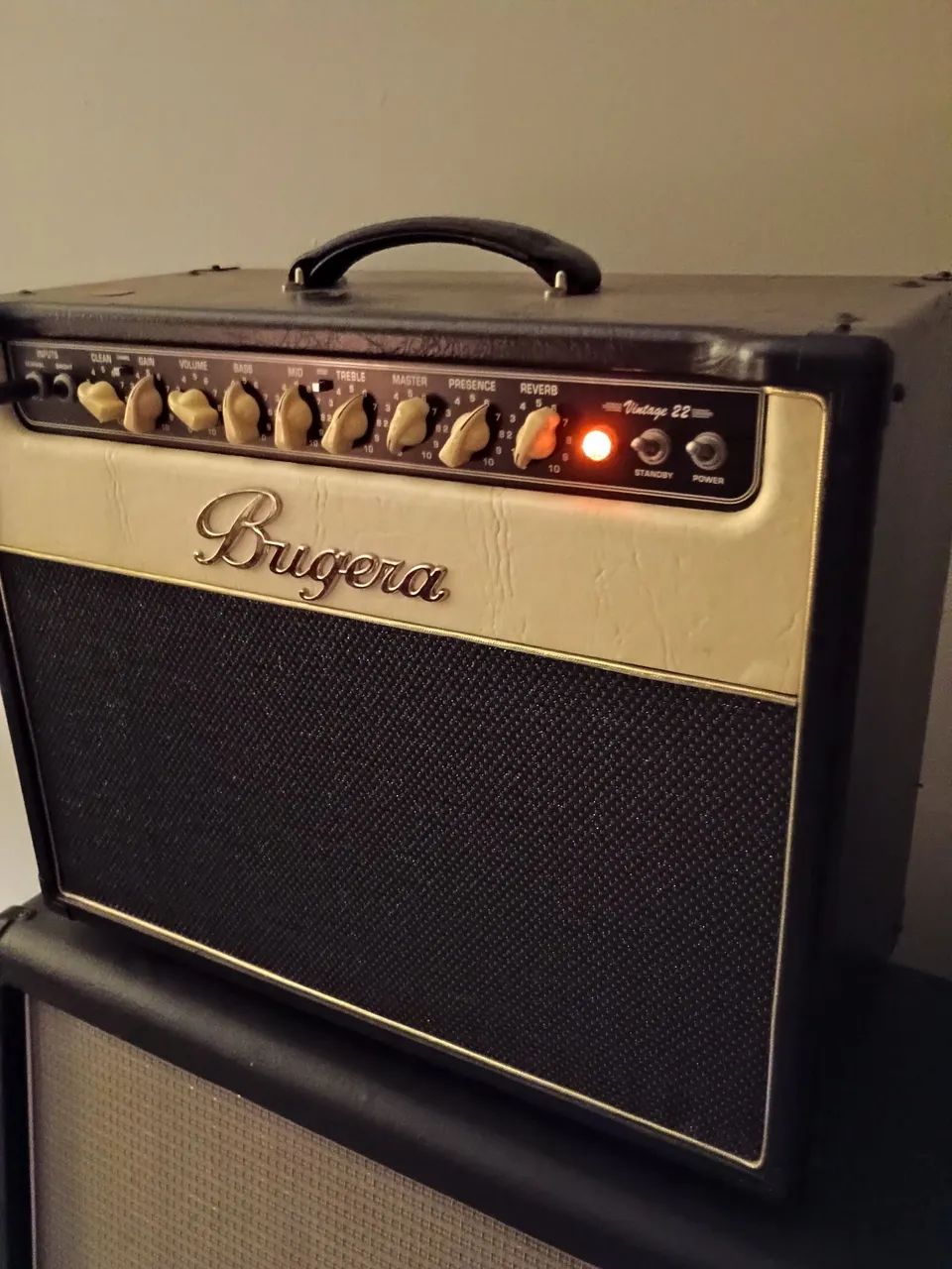 Amplificador Bugera V22 