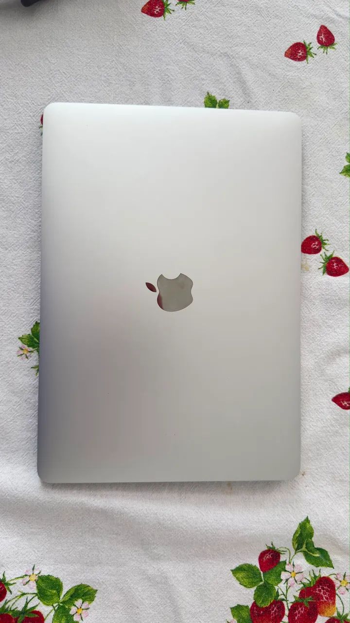 MacBook Pro M2 