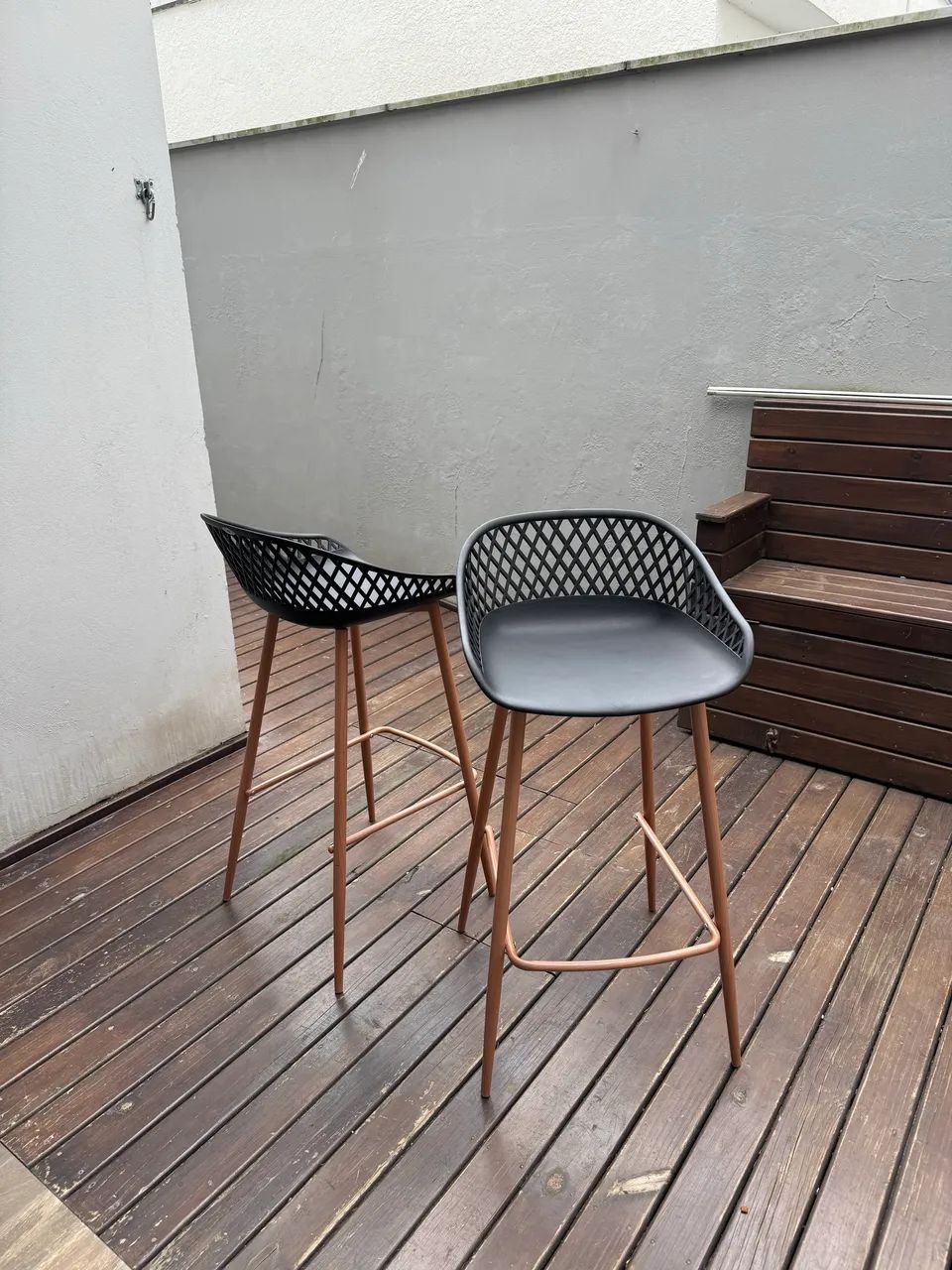 Banqueta Alta com Encosto e Apoio para Os Pés Clarice Preto - Rivatti