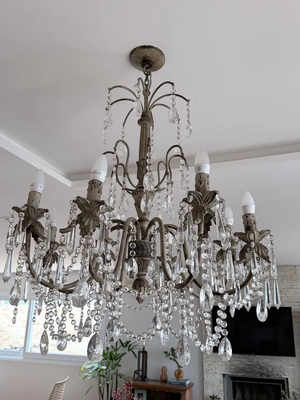 Lustre Clássico com Cristais - 8 Braços - Grande e Imponente - Foto 4