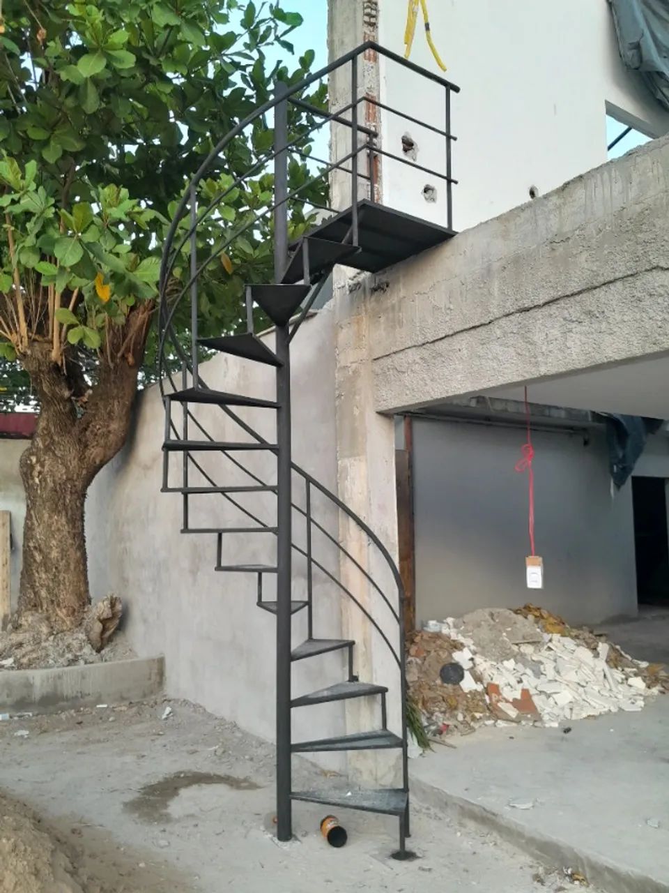 Escada em ferro caracol e reta - Foto 2