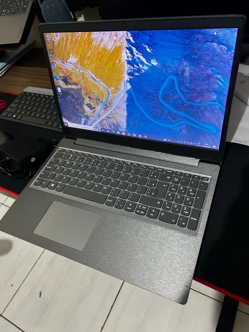 Vendo notebook Lenovo  - Foto 2