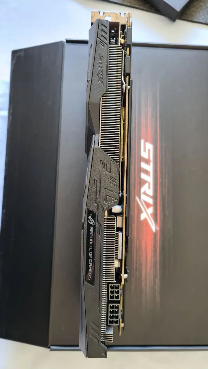Asus GeForce GTX 1080 ROG strix  - Foto 3
