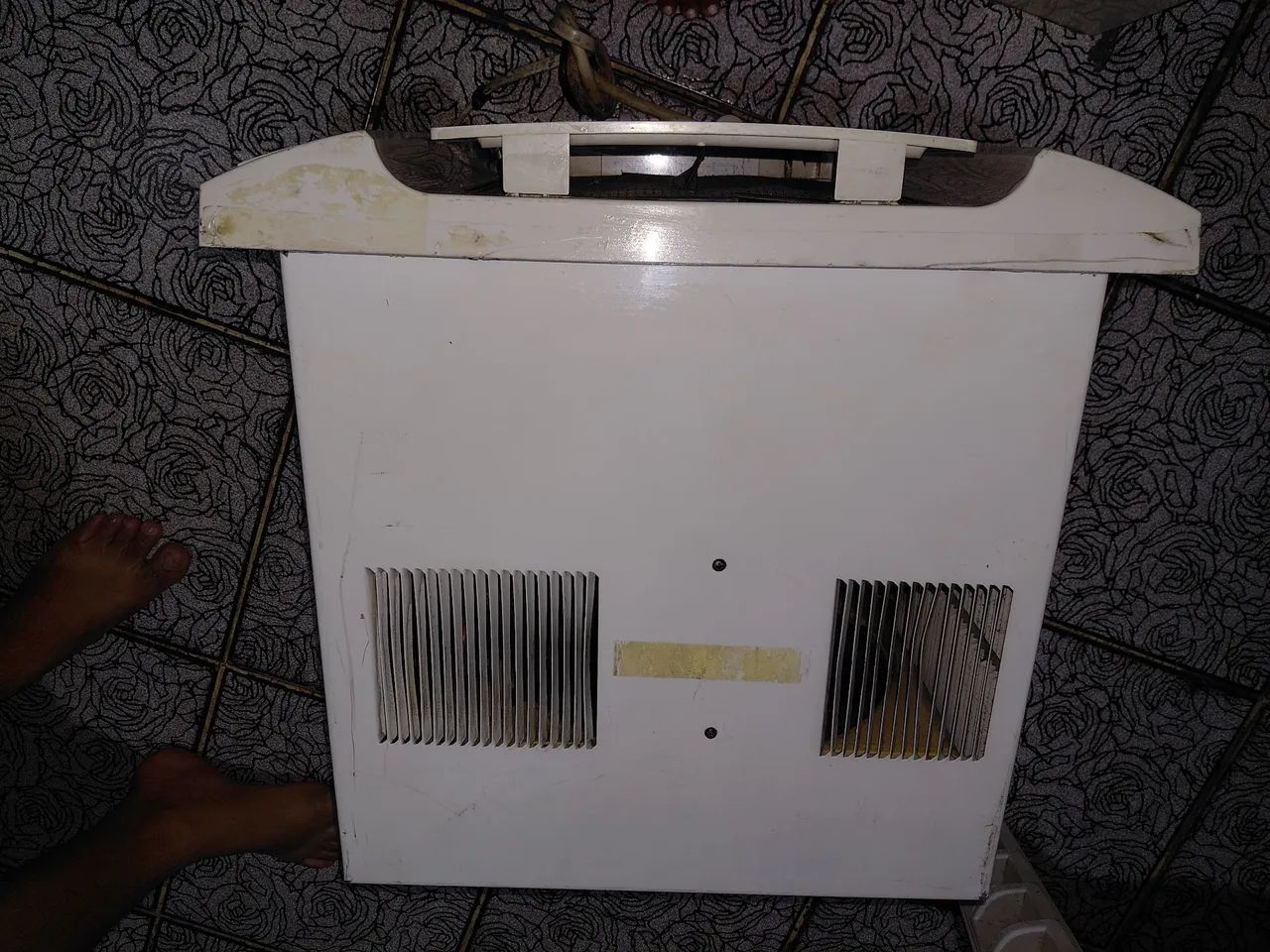 Vendo dois ar condicionado um de caixa e um split  - Foto 2