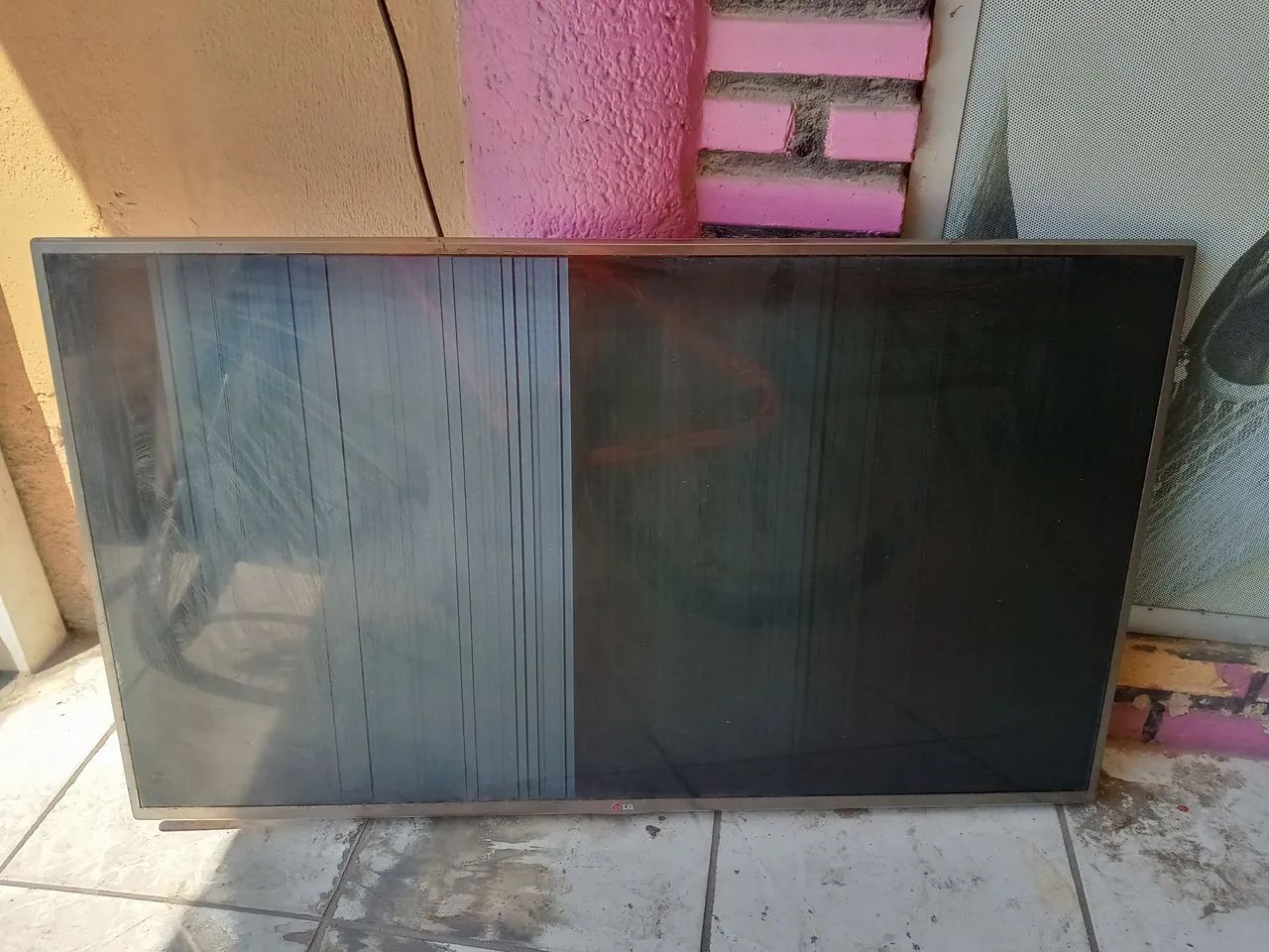  TV LG 50 POLEGADAS  R$ 300 - Foto 2