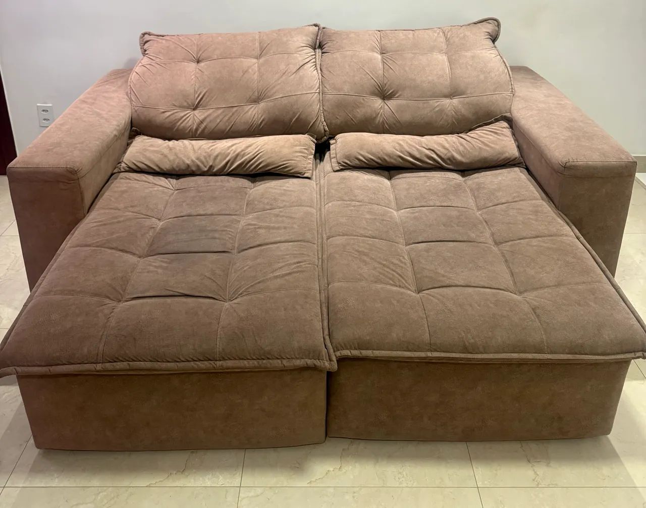 Sofá Marrom Reclinável e Retrátil 2,10