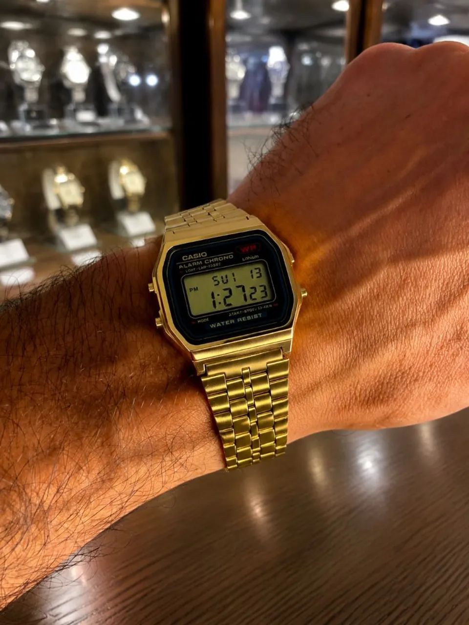 Casio Vintage Digital Dourado Estilo e Tecnologia no Seu Pulso - Foto 3