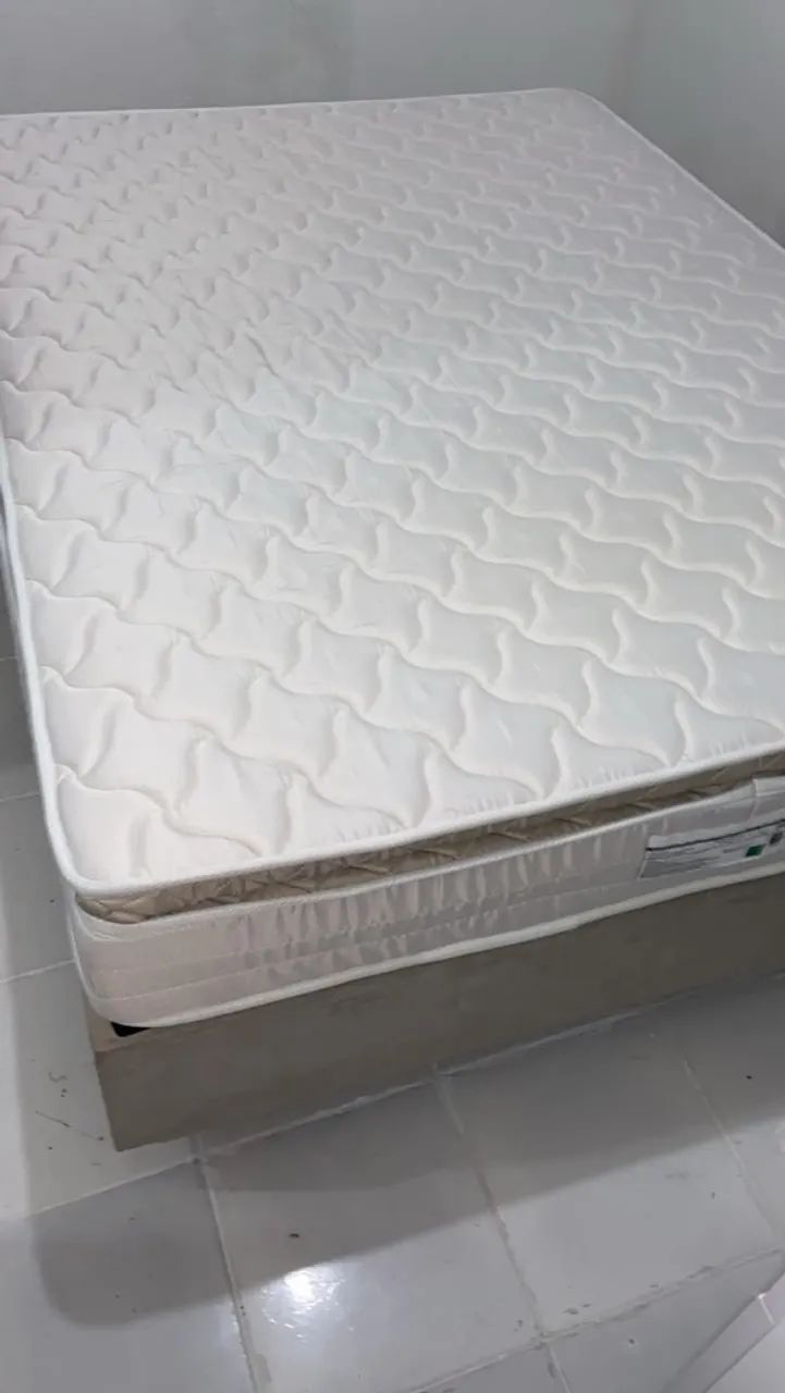 Cama Box novíssima 