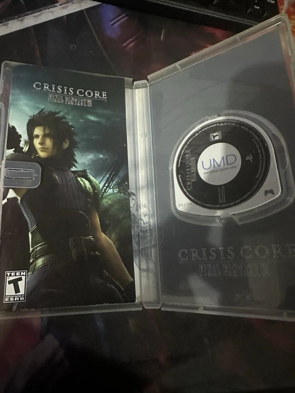 Final Fantasy VII Crisis Core PSP - Foto 2