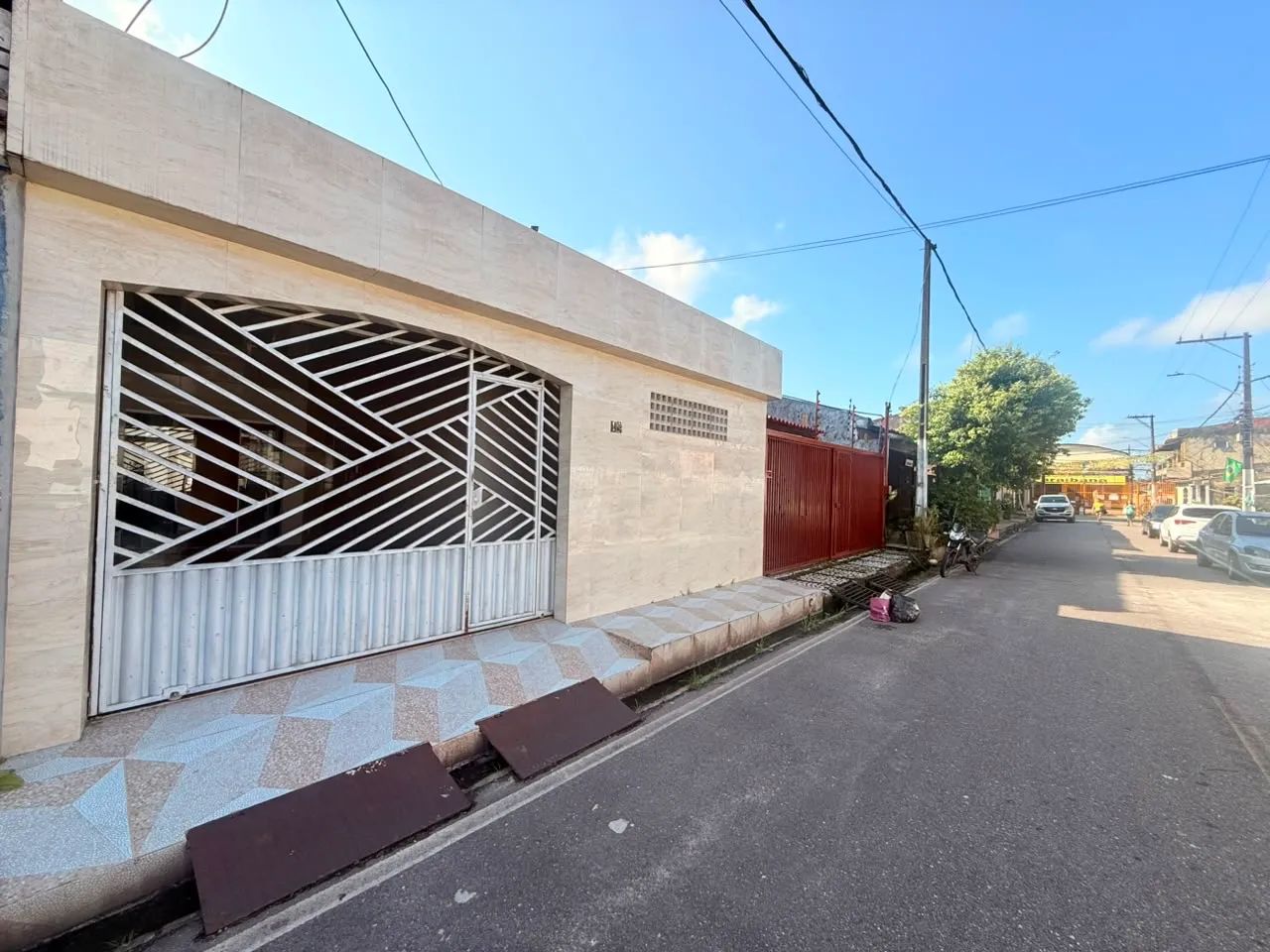 Linda Casa em Vila Fechada no Tenoné com Piscina