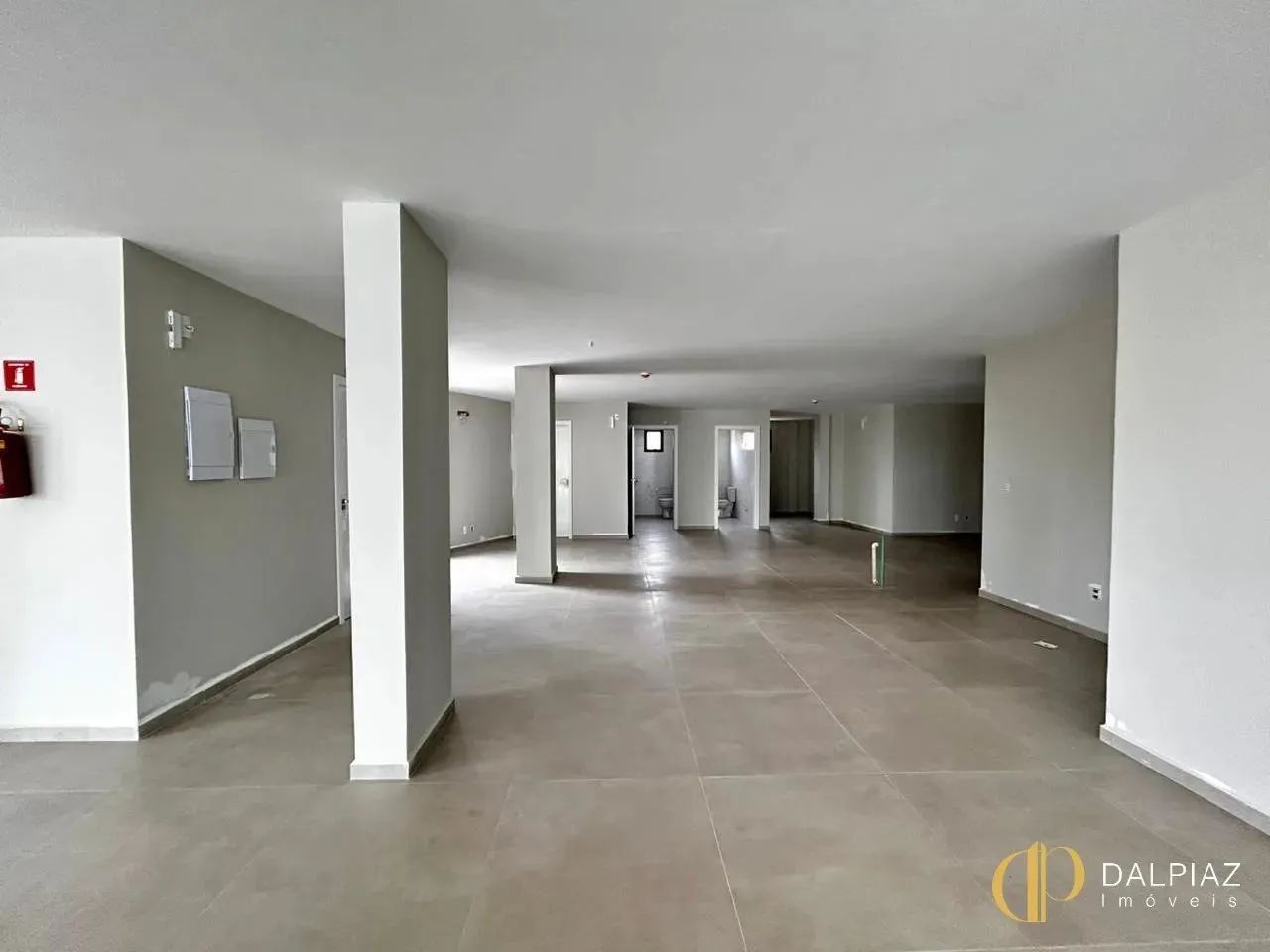 Ampla sala comercial para locação na Pedra Branca - Foto 4