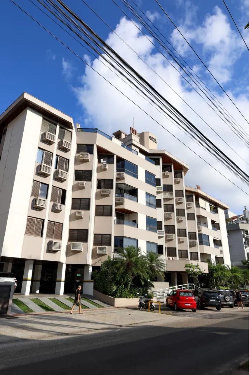 Alugo cobertura com piscina mobiliada de 3 quartos em Jurerê open shopping 