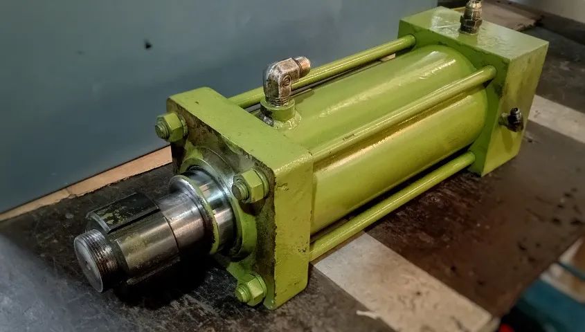 Cilindro atuador hidráulico 200mm curso 