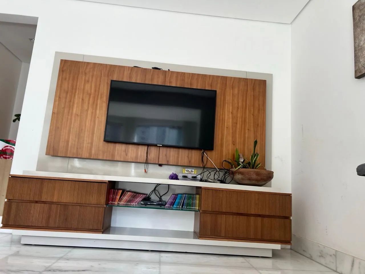 Painel para TV Alessio Pollo