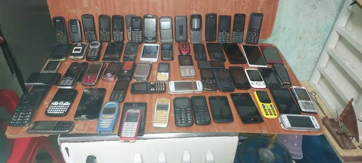 Sucatas de celulares - Foto 3