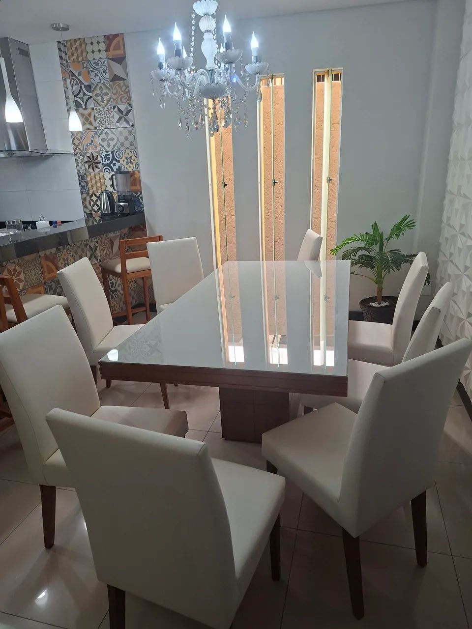 Mesa madeira imbuia com 8 cadeiras - Foto 2