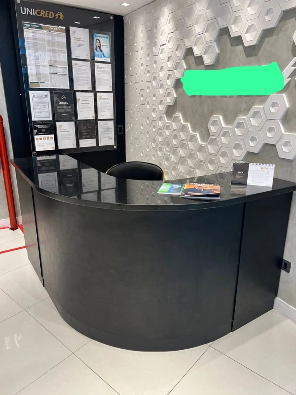 Vendo balcão de recepção curvo modular