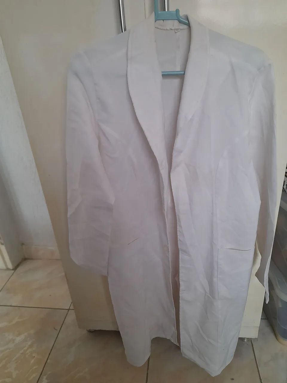 Jalecos brancos 2 por 70,00 