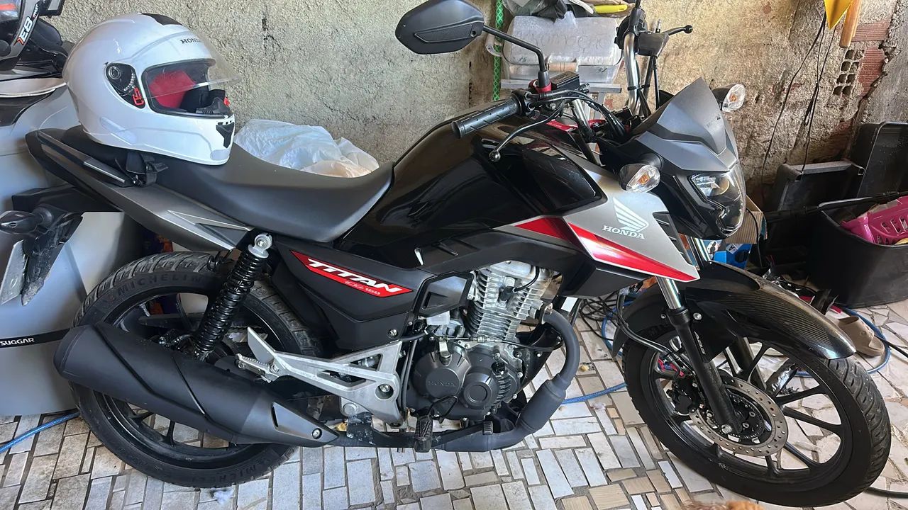 Titan 160