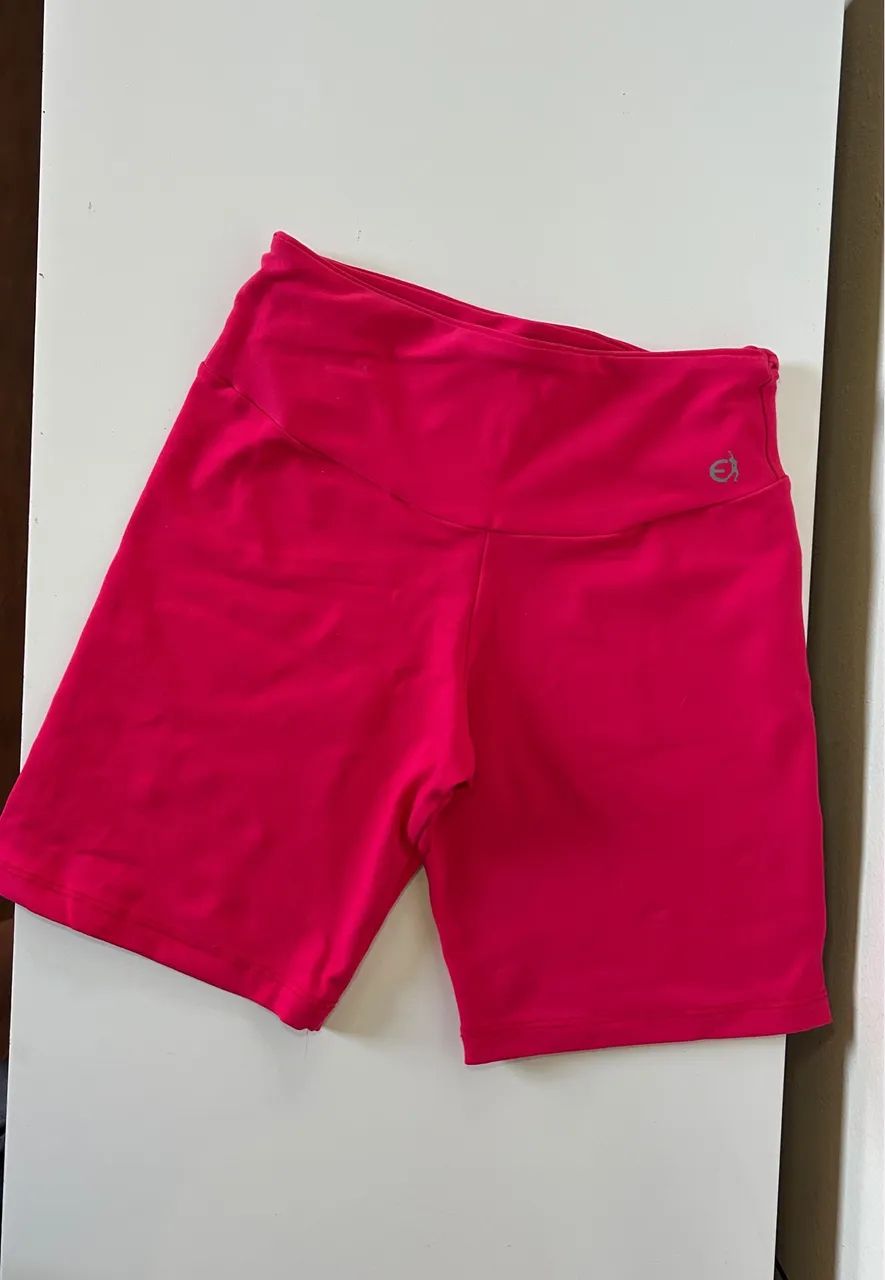 Short academia rosa 