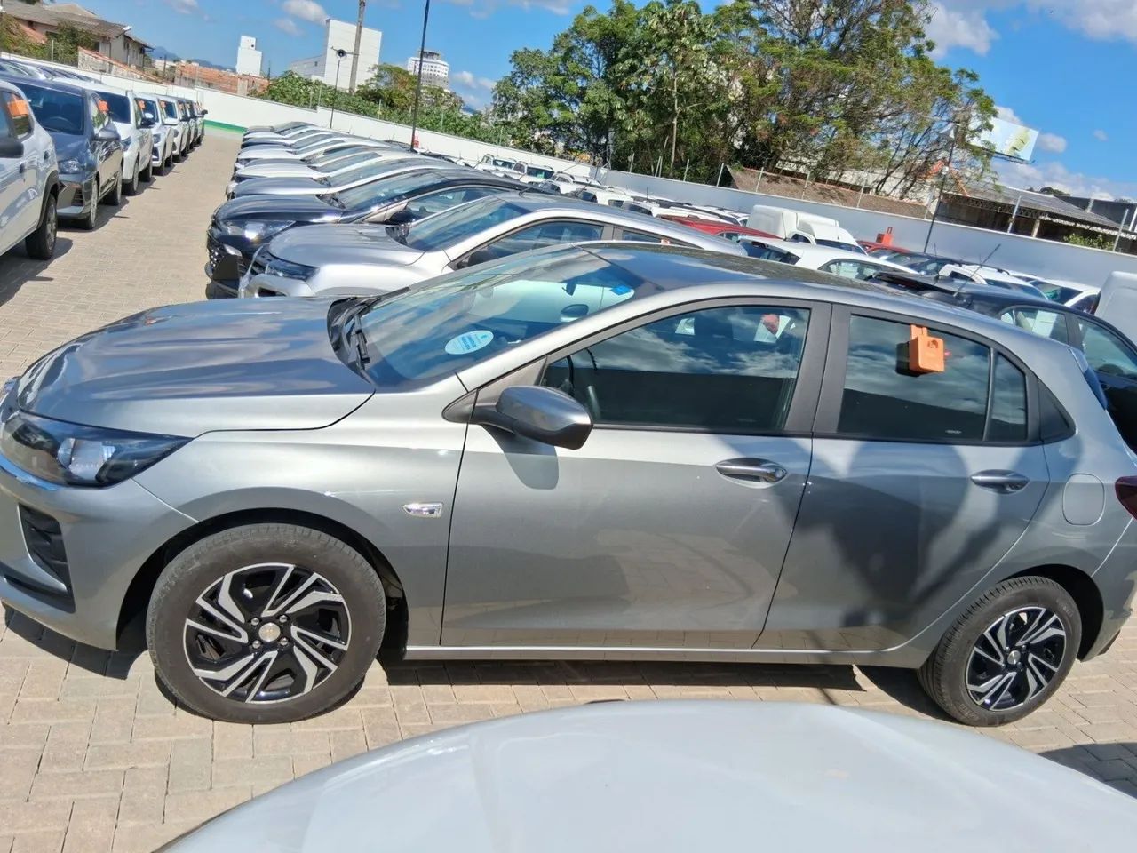 Chevrolet Onix Hatch 1.0 12V Flex Mec. 4P 2026 - Foto 4