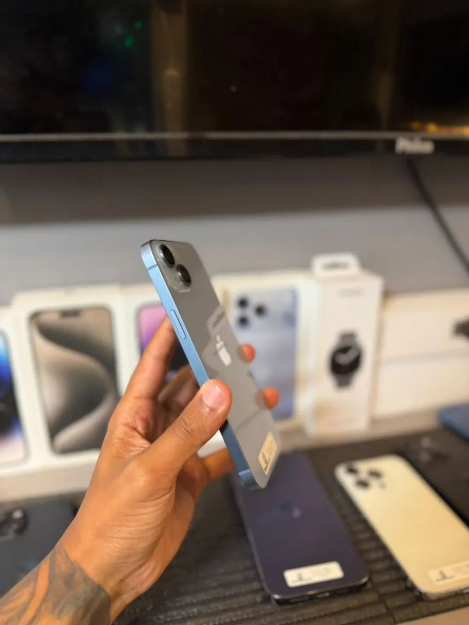 IPHONE 14 PLUS 128GB<br>R$ 2.399 - Foto 4