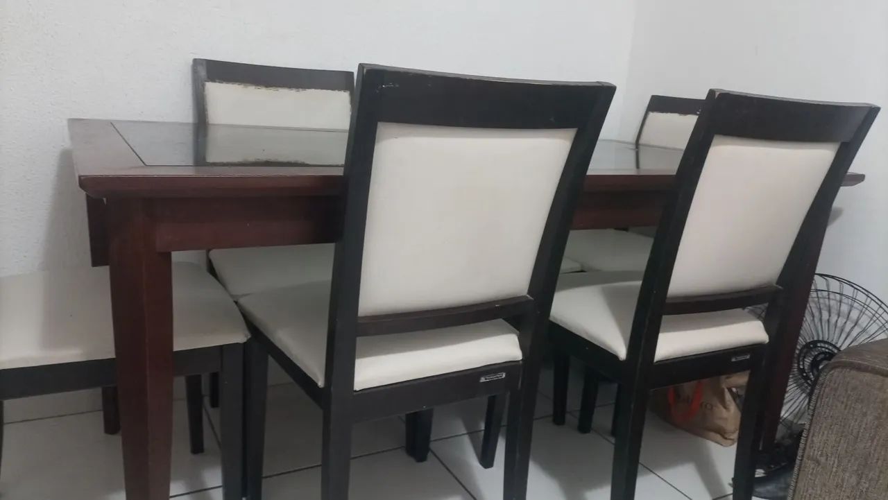 Mesa de madeira tampa de vidro 