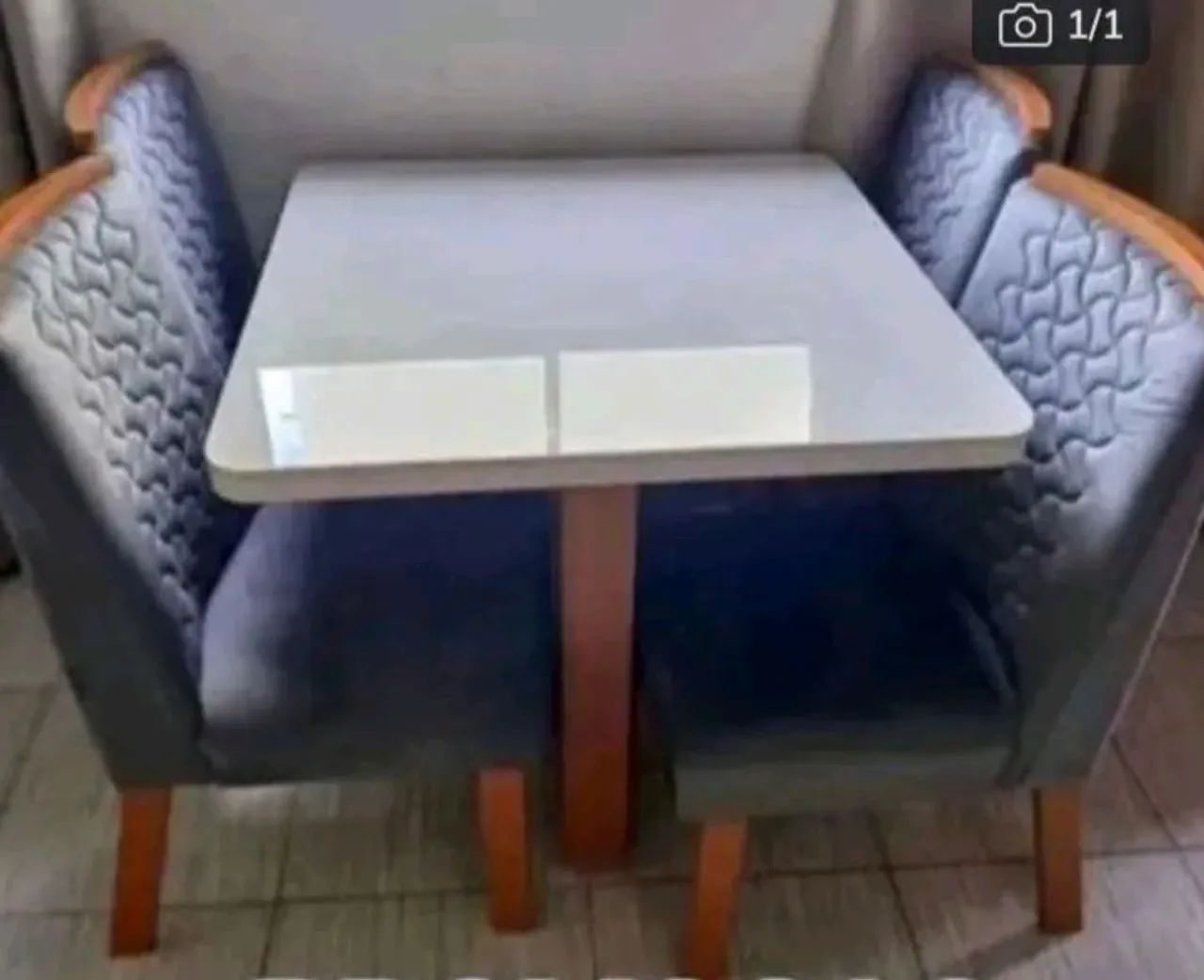 Mesa de jantar MDF com 4 cadeiras 