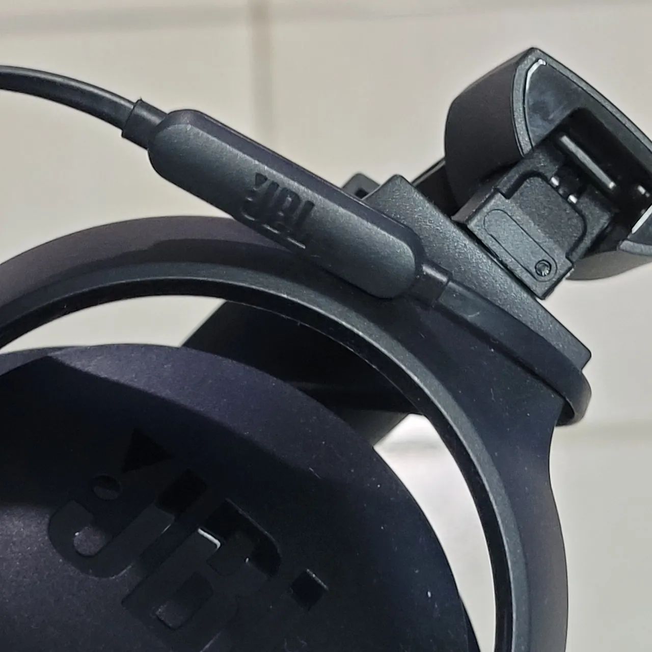 Fone preto jbl com fio - Foto 5