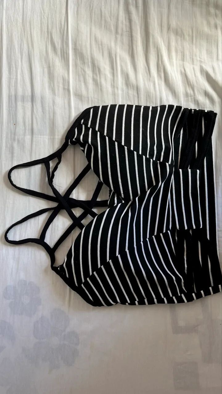 Top Cropped Preto e Branco Listrado