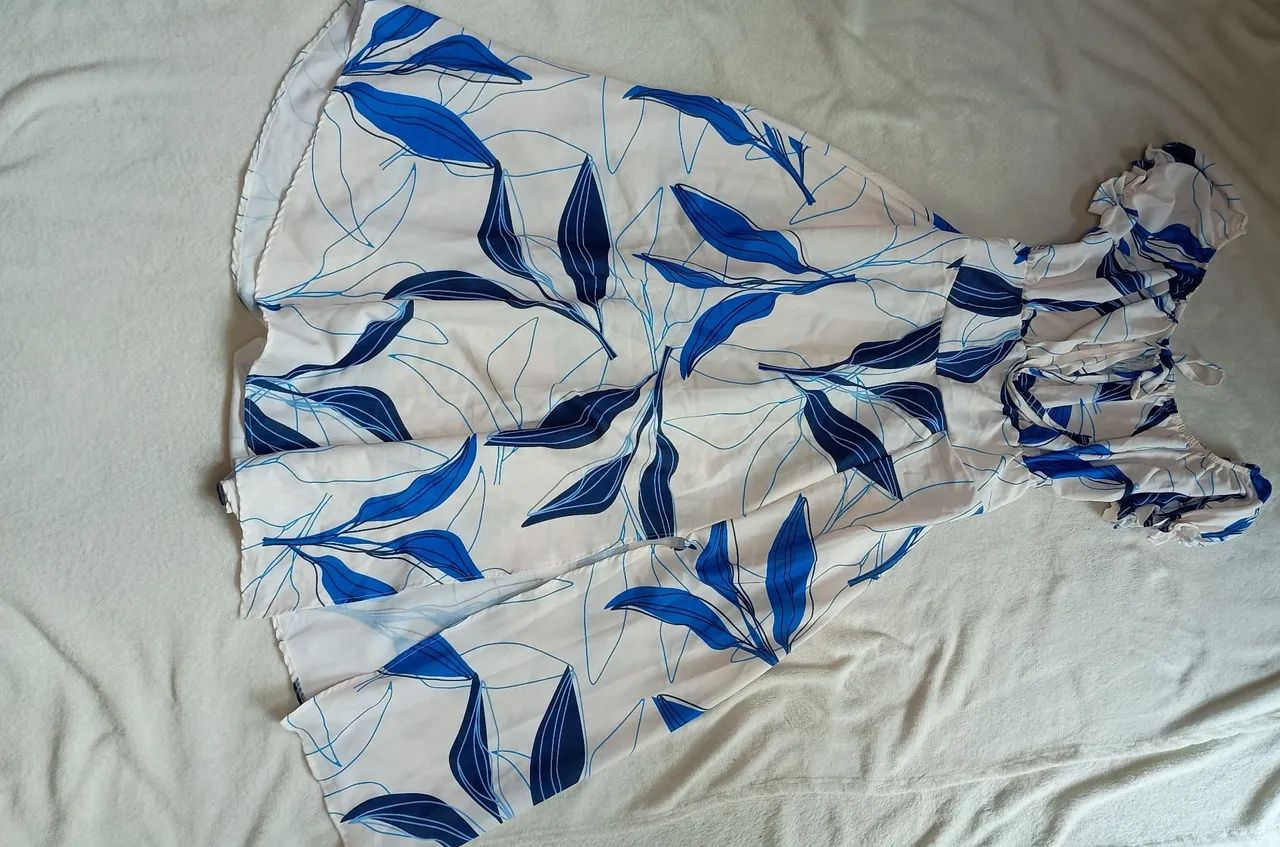 Vendo vestido longo com fenda 