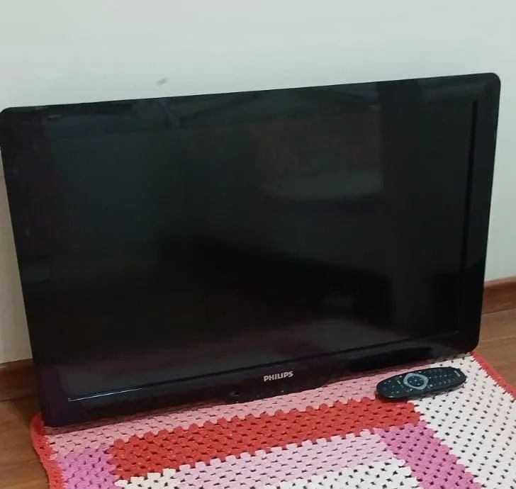Tv Philips 32 polegadas LCD<br>Ótimo estado de conservação<br>Tela LCD de 32 polegadas