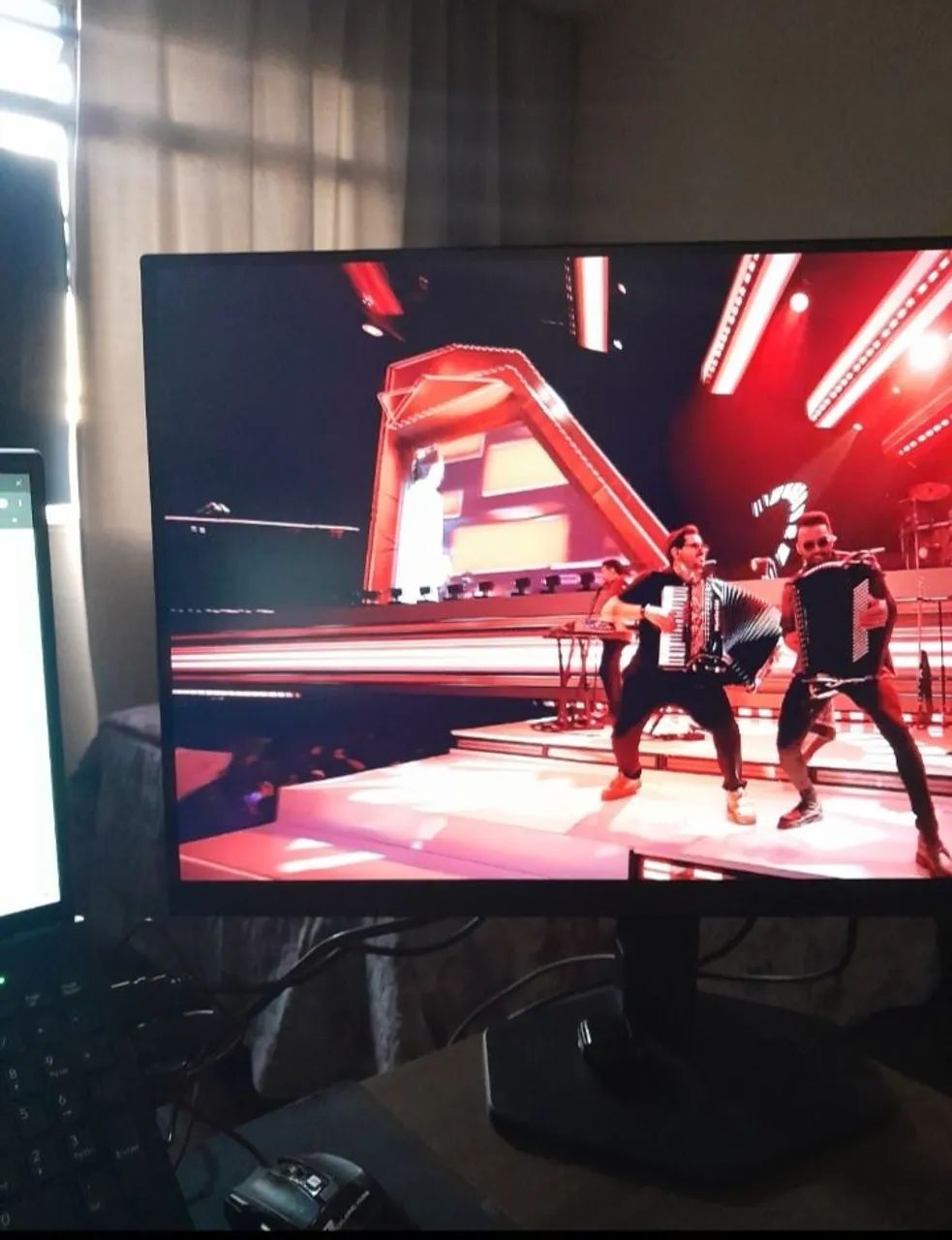 VENDO MONITOR AOC 27 POLEGADAS 180HZ - Foto 2