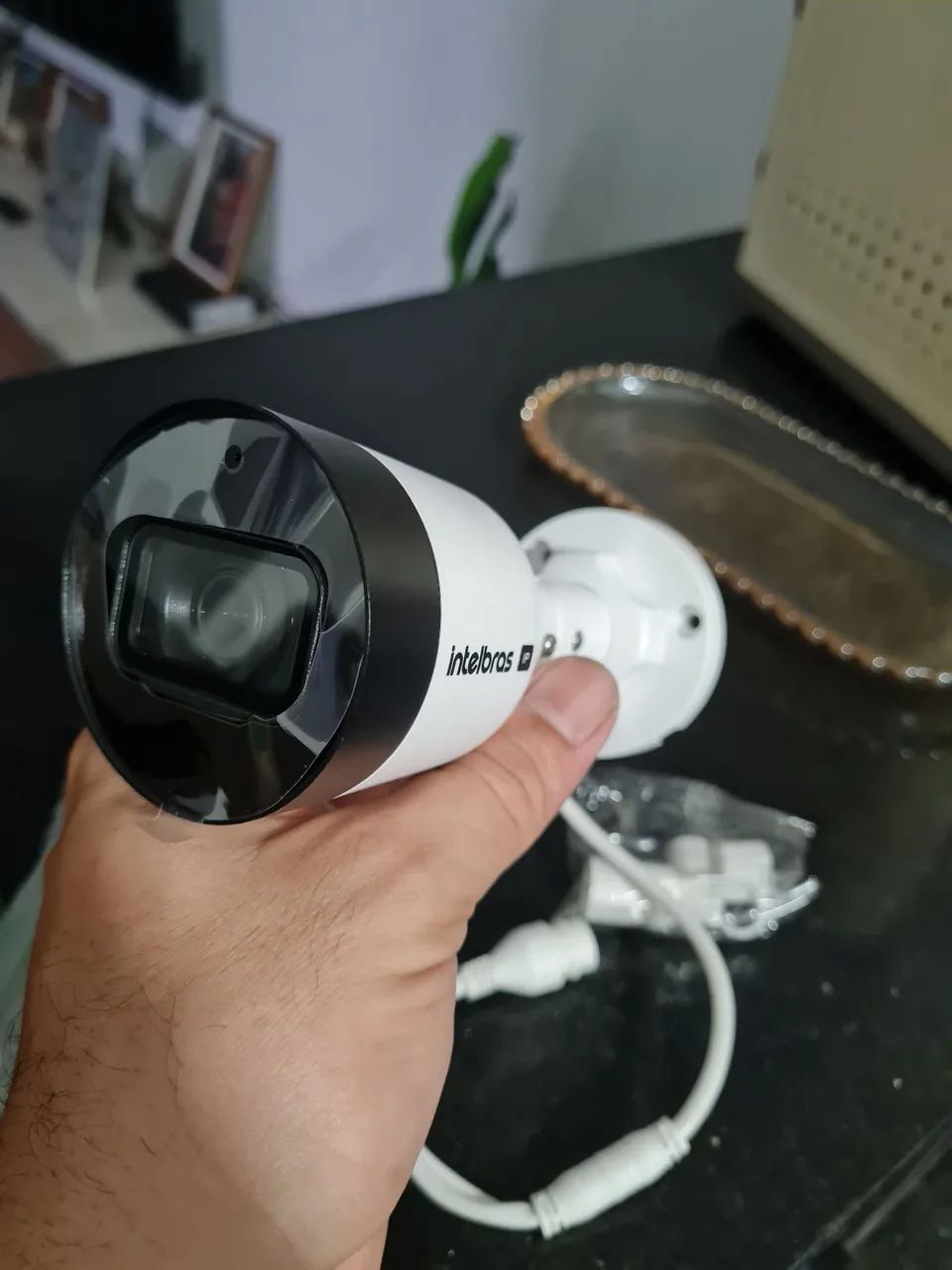 Câmera intelbras externa 1230b Geracao 5 na caixa