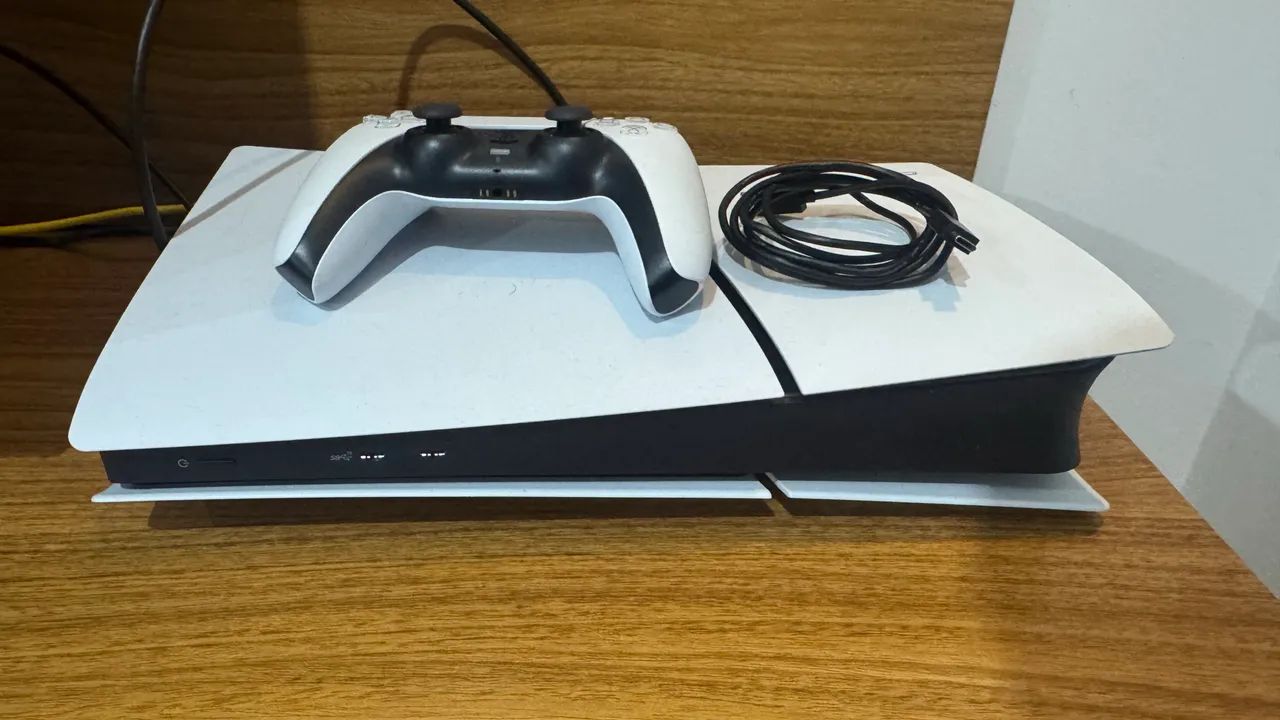 PS5 Slim Digital 825GB 2 meses de uso - Foto 2