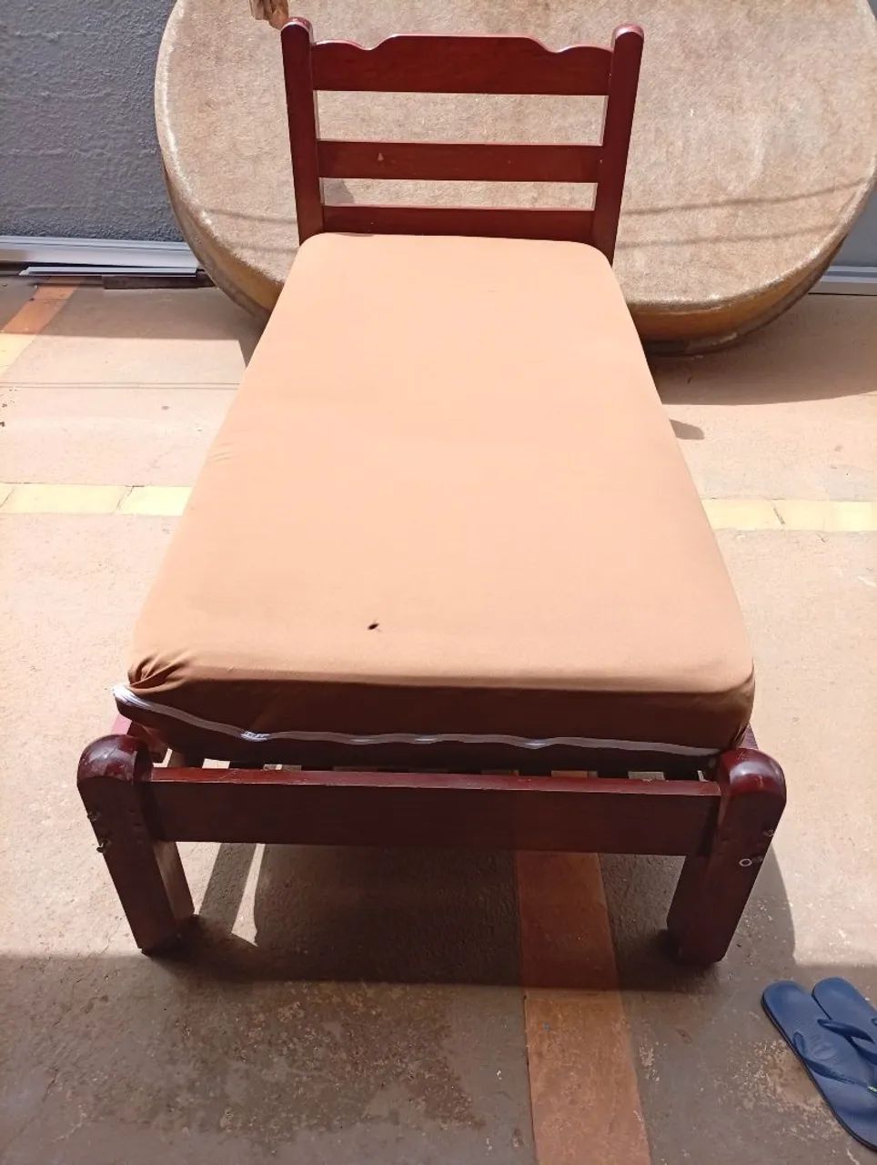 Cama de solteiro com colchão 