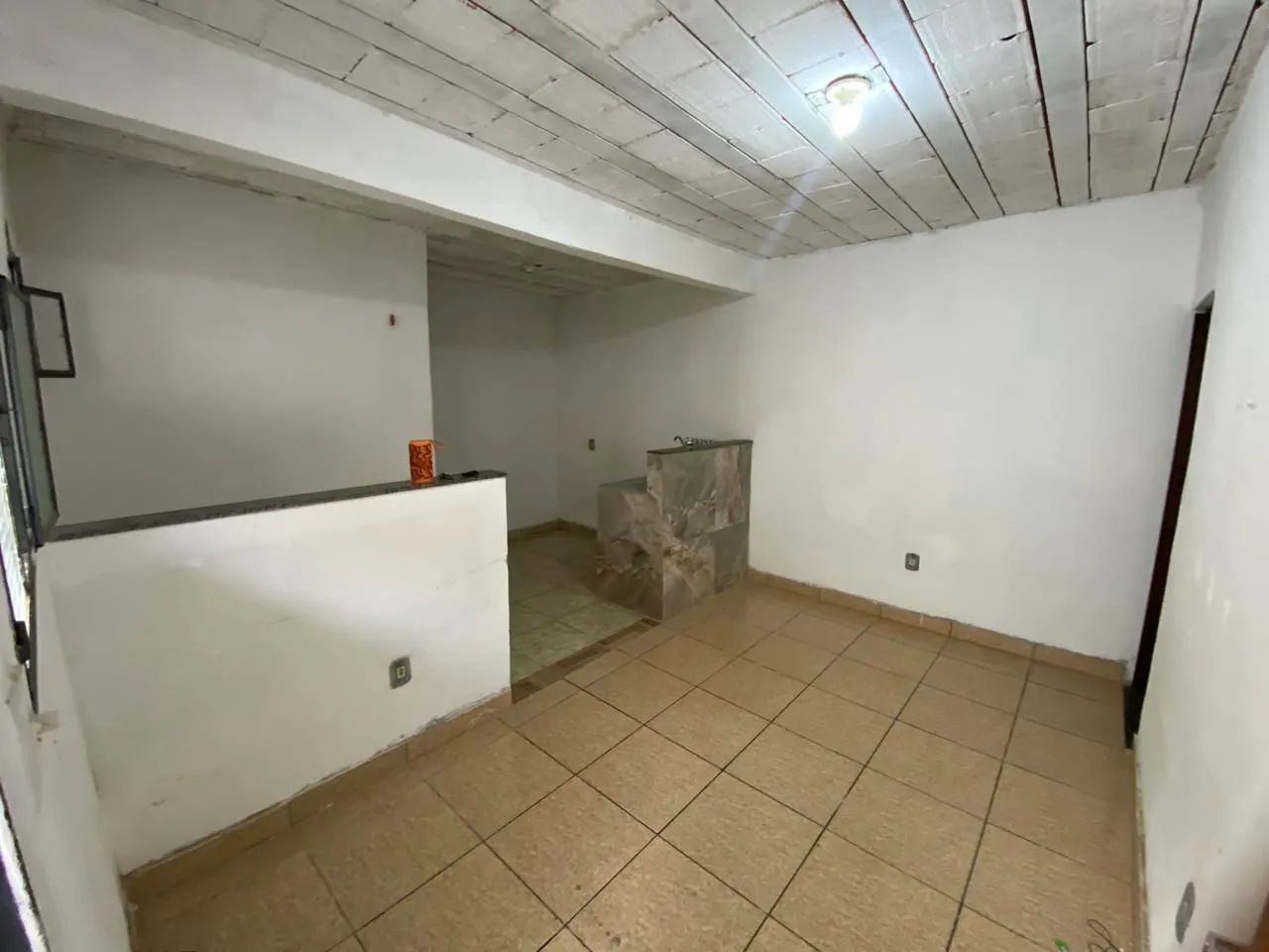 Vendo 2 terrenos com 3 casas alugadas - Foto 2
